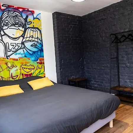 Le Street Apartment *